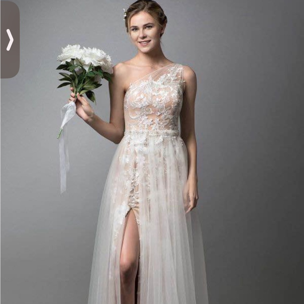 NWT Azazie elodie wedding gown size 4 never worn